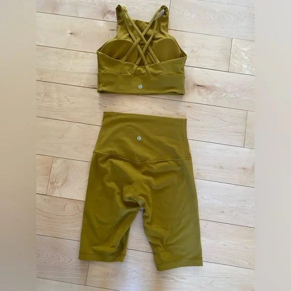 Luluemon Athletica - GOLD SET - High Neck Bra & High-Rise 8” Short - Picture 2 of 6
